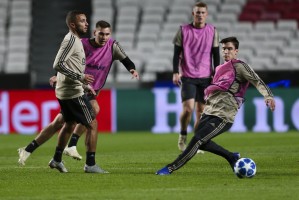 皇冠体育平台-赛后体能课后，阿贾克斯调整名单备战欧冠，质疑声仍在，球探报告显示潜力(荷甲阿贾克斯腰斩怎么回事)